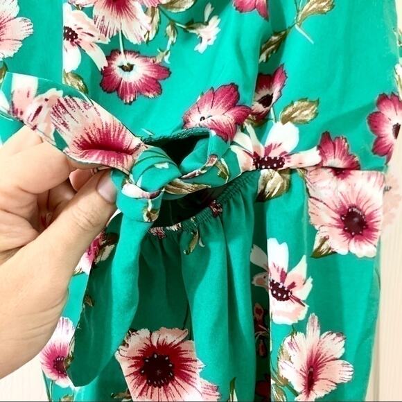 Harlow & Rose Green & Pink Floral Front Tie Sleeveless Blouse Size Small NWT - Picture 5 of 13